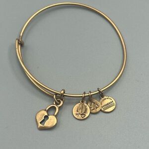 Alex and Ani Key To My Heart Charm Expandable Wire Bracelet